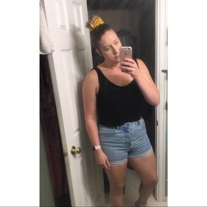 Meet your Posher, Emmq